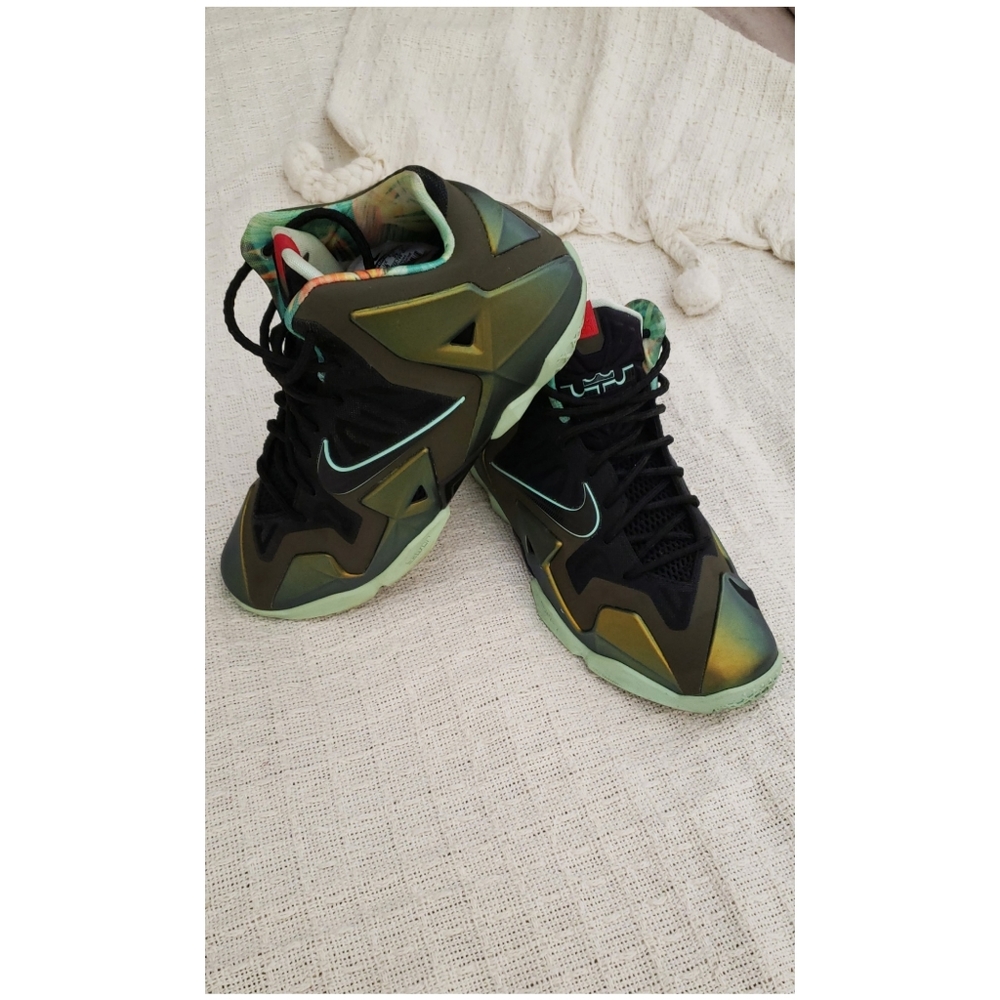 Lebron XI GS 6.5 "King's Pride"